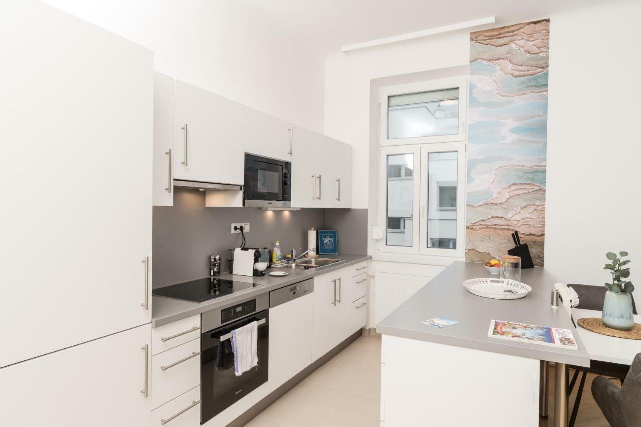 Stadlau Live Apartments Wina Bagian luar foto