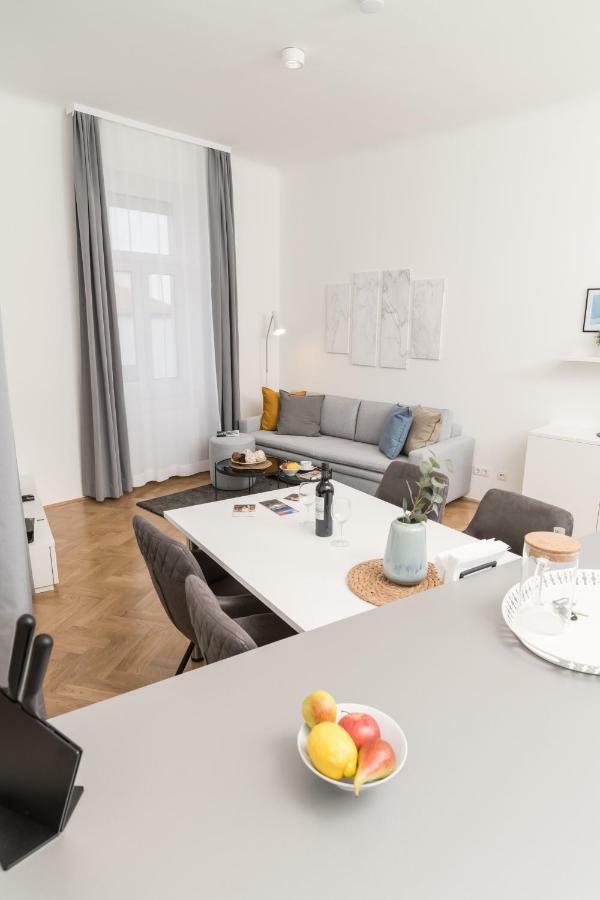 Stadlau Live Apartments Wina Bagian luar foto