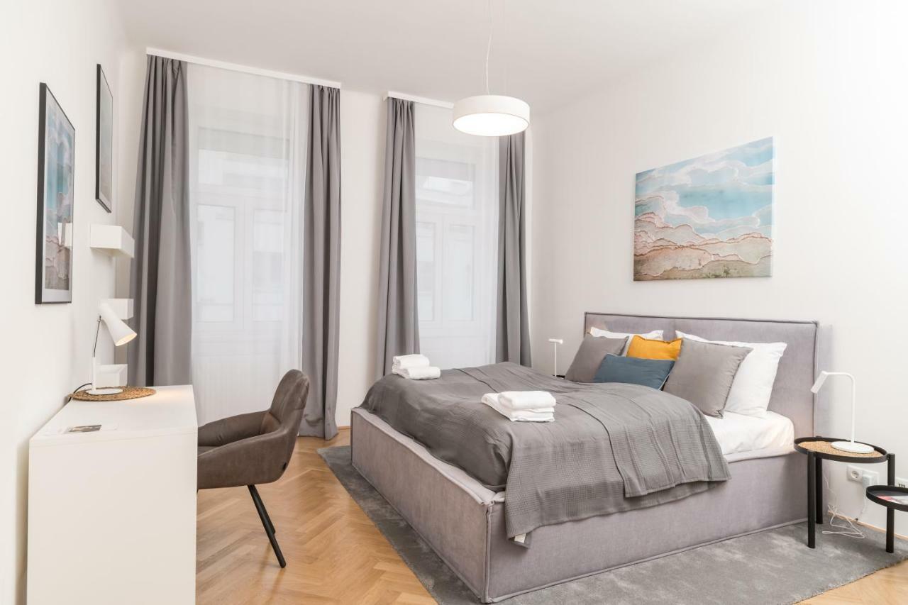 Stadlau Live Apartments Wina Bagian luar foto