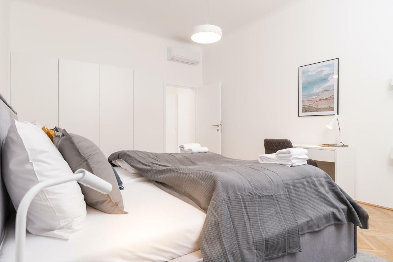 Stadlau Live Apartments Wina Bagian luar foto