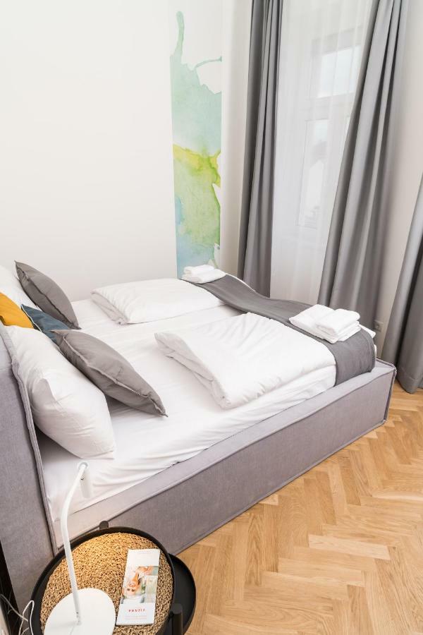 Stadlau Live Apartments Wina Bagian luar foto