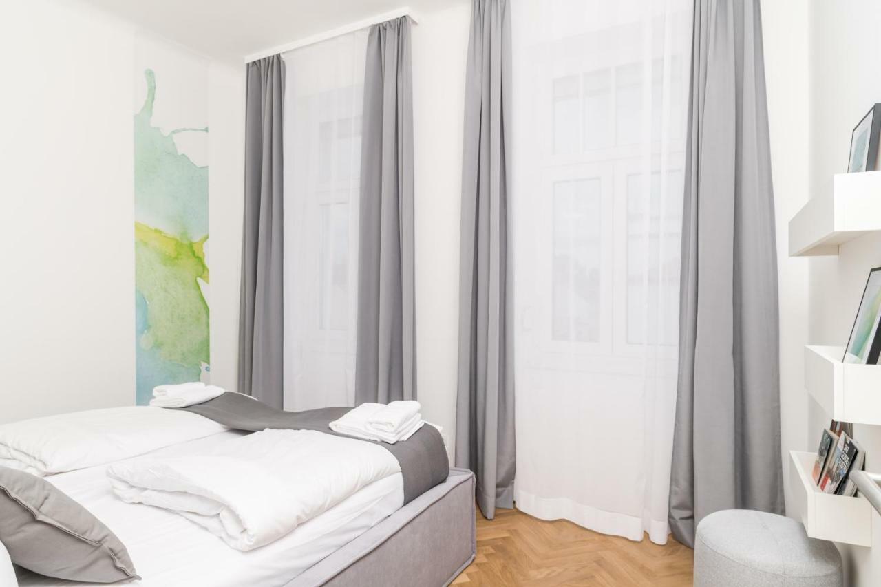 Stadlau Live Apartments Wina Bagian luar foto