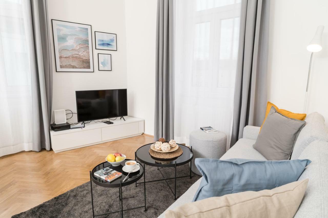 Stadlau Live Apartments Wina Bagian luar foto