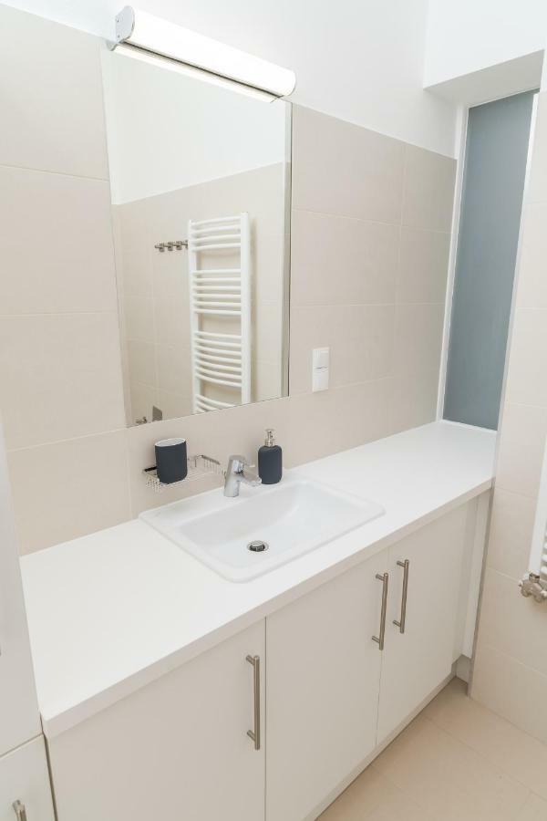 Stadlau Live Apartments Wina Bagian luar foto