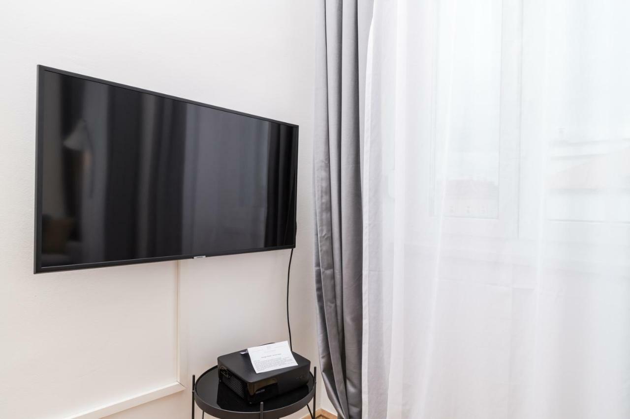 Stadlau Live Apartments Wina Bagian luar foto