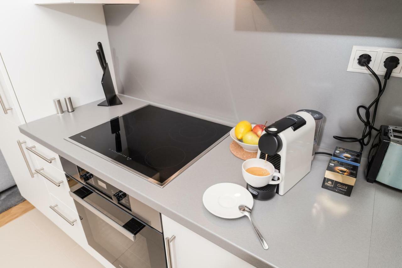 Stadlau Live Apartments Wina Bagian luar foto