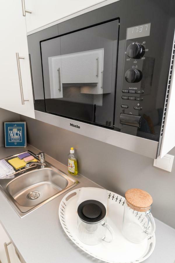 Stadlau Live Apartments Wina Bagian luar foto